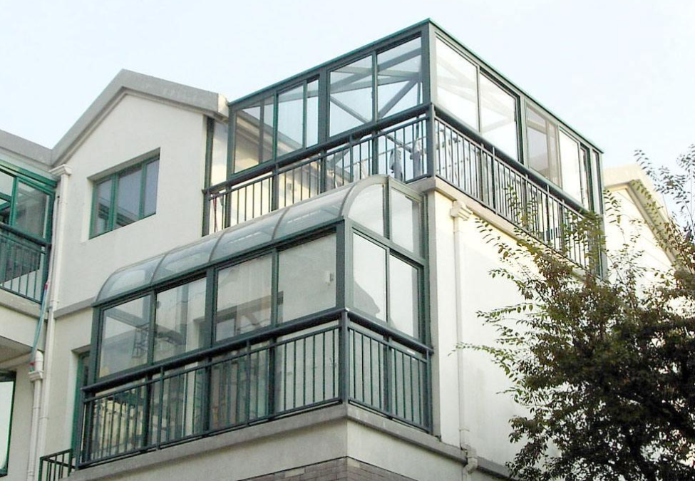 還在裝傳統(tǒng)陽光房？太傻了！如今大家都裝這個(gè)，美觀、環(huán)保還能賺錢！