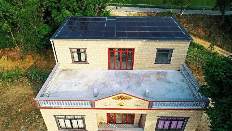 還在裝傳統(tǒng)陽光房？太傻了！如今大家都裝這個(gè)，美觀、環(huán)保還能賺錢！