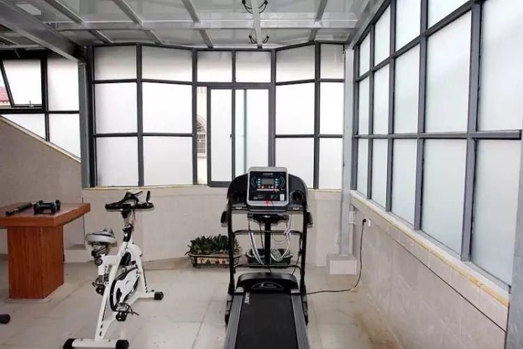 還在裝傳統(tǒng)陽光房？太傻了！如今大家都裝這個(gè)，美觀、環(huán)保還能賺錢！