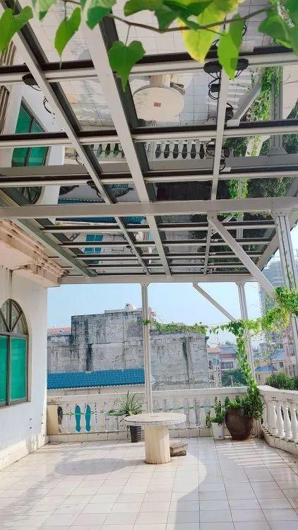 還在裝傳統(tǒng)陽光房？太傻了！如今大家都裝這個(gè)，美觀、環(huán)保還能賺錢！