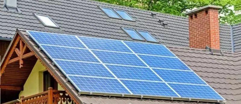 光伏發(fā)電“租房頂、免費(fèi)裝”新套路，警惕陰陽合同，天上不會(huì)掉餡餅！